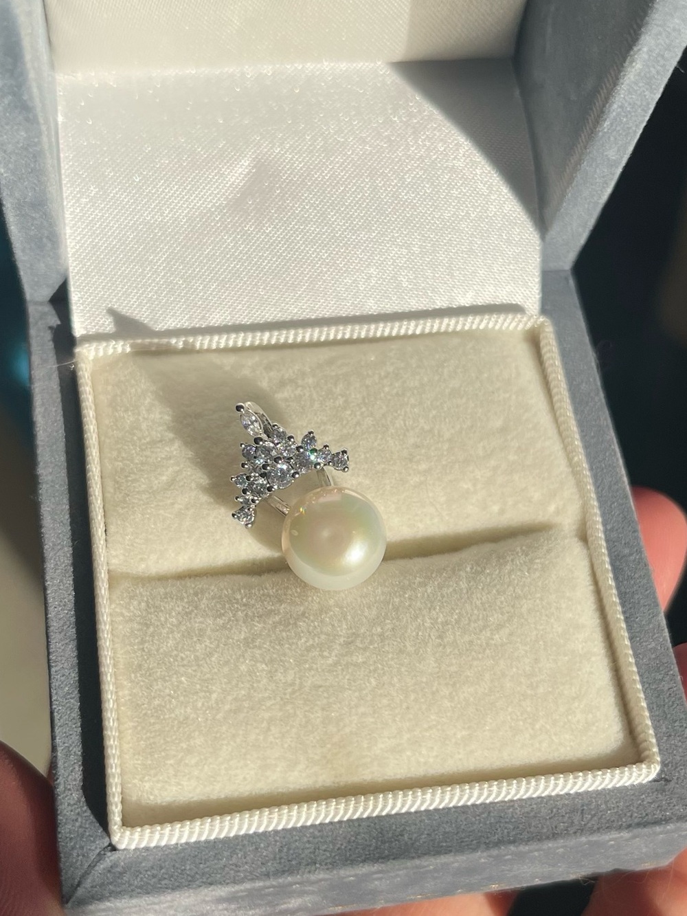 FREE_Freshwater Pearl and Silver Crown Pendant